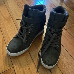 Athletic gray wedge High-Top Sneakers/boots